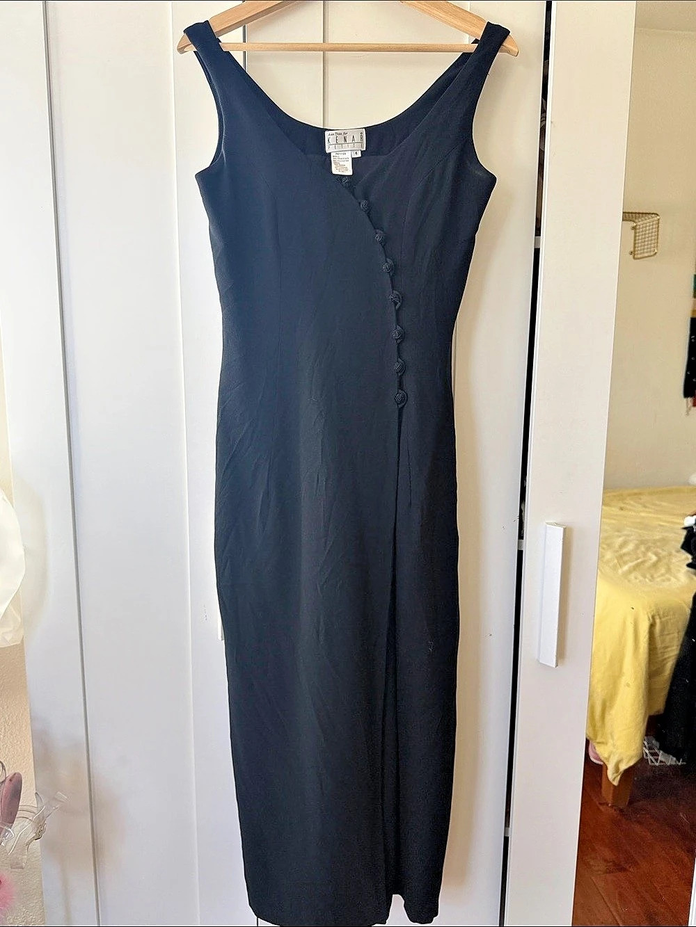 Ann Taylor Sleeveless Maxi Dress in Black Size 4